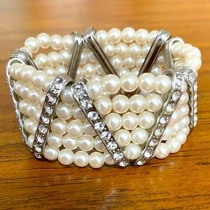 Vintage Pearl, silver and rhinestones stretch bracelet